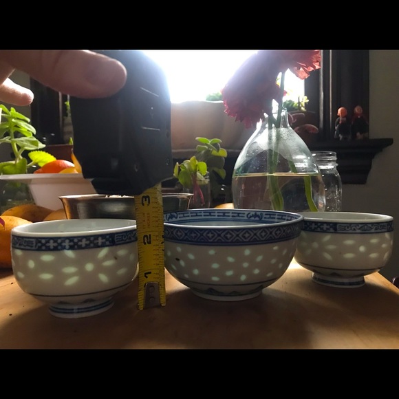 Blue and white Rice bowl and tea cups - Picture 10 of 11